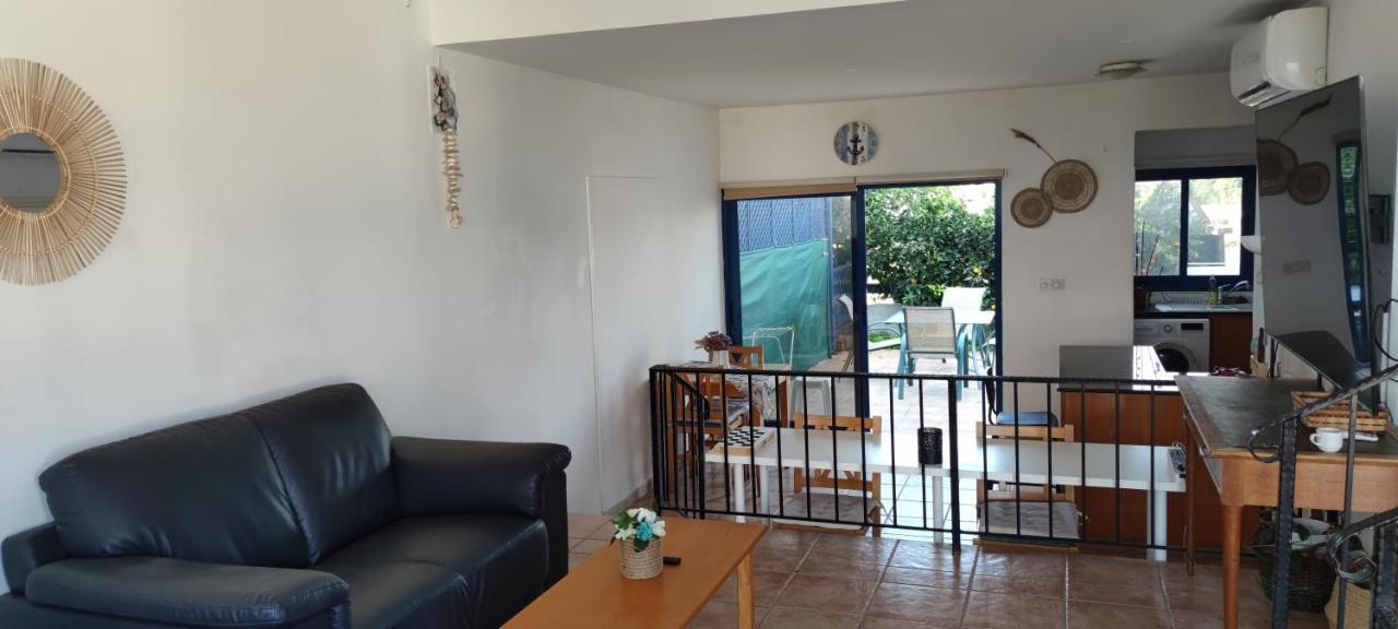 Polis Island Spirit Beach House מראה חיצוני תמונה